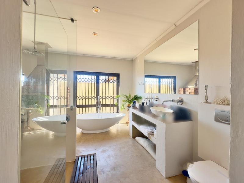 5 Bedroom Property for Sale in Klein Dassenberg Western Cape